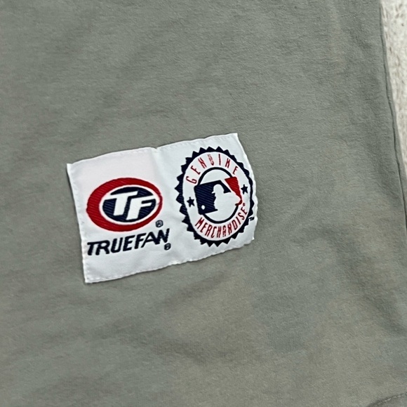 Vintage New York Yankees 2002 Gray MLB Baseball Sports Jersey Shirt - Picture 4 of 7